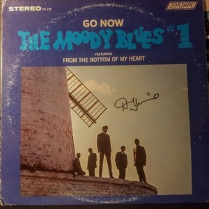 Signed Moody Blues Leader Denny Laine Album Rare Record Vinyl LP Autograph Antique rock and roll Legend Memorabilia music Vintage 1.00 ship
