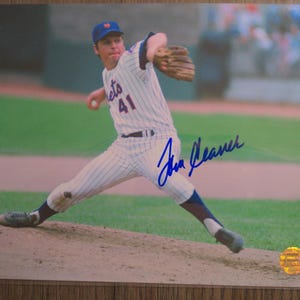 HOF Tom Seaver New York Mets Cincinnati Reds Vintage Autographed Major League Authentic 8x10 baseball Photo certified by Elite Authentics