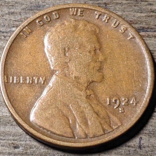 A Nice 1924 S  Wheat Cent part of an estate lot. Coin will grade Very Good - Very Fine + multiple available Lincoln Wheat Cent Penny no junk