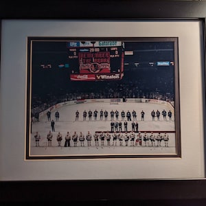 1994 Chicago Blackhawks Champion Team Photo 16 x 13 Framed and Matted Pristine 8 x 10 Photograph