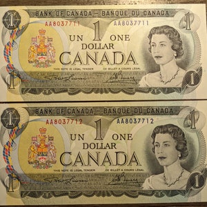 Vintage Pair of Consecutive Crisp Uncirculated Bank of Canada One Dollar Notes Canadian Banknotes Currency Queen Elizabeth