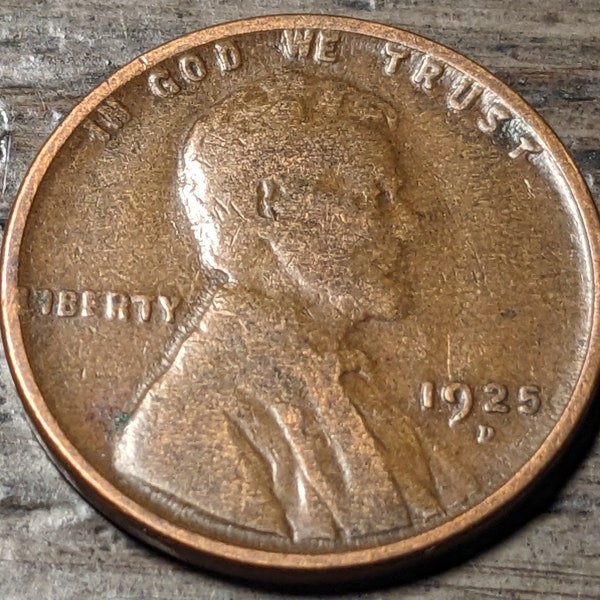 A Nice 1925 D  Wheat Cent part of an estate lot. Coin will grade Very Good - Very Fine + multiple available Lincoln Wheat Cent Penny no junk