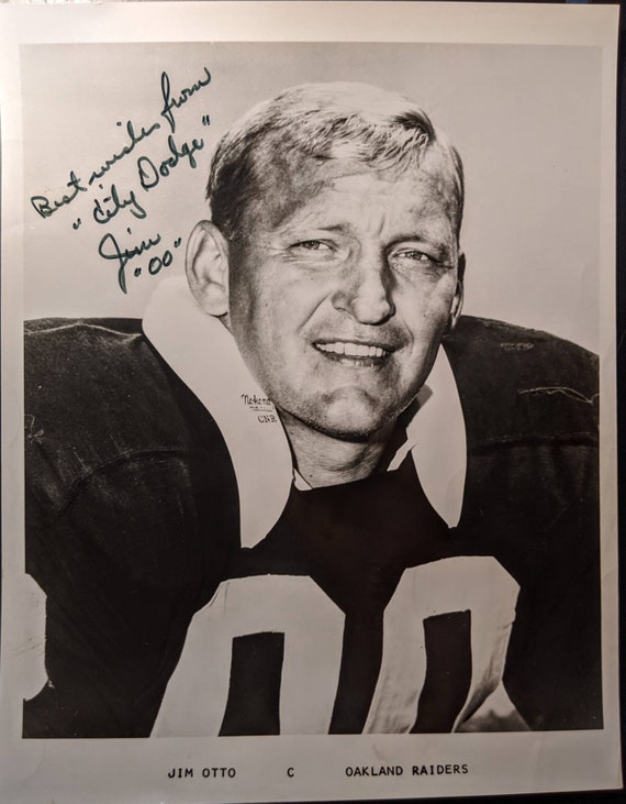 Jim Otto Oakland Raiders signed autographed, 8x10 Photo, COA with the proof photo will be included Jim Otto Oakland Raiders signed autographed, 8x10 Photo, COA with the proof photo will be included