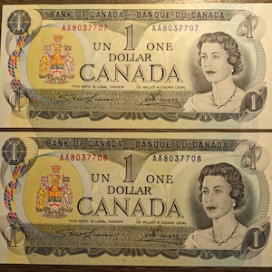 Vintage Pair of Consecutive Crisp Uncirculated Bank of Canada One Dollar Notes Canadian Banknotes Currency Queen Elizabeth