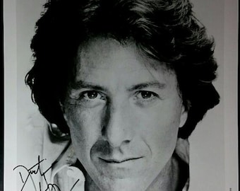 Vintage Autographed Dustin Hoffman signed 8x10 Classic black and white photo great hollywood pose antique guaranteed 1.00 shipping