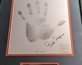 Rare Signed Hand Print Gale Sayers Chicago Bears Large 16 x 22 Framed and Matted Pristine 10 x 10 Photograph Hall of Famer Cert Autograph