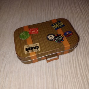 Altered Altoid Tin Suitcase - Green Plaid