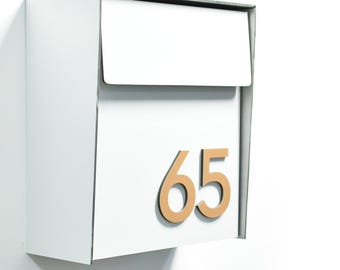 Modern Lockable White Wall Mount Mailbox with Custom Bronze Aluminum House Numbers – Type 1 EU