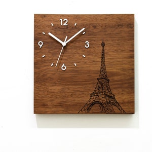Horloge murale en bois massif - Tour Eiffel Paris - Bois gravé au laser - Iroko en bois massif - Teck africain - Horloge murale contemporaine