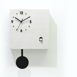 Moderne Kuckucksuhr – weiße Kreide – Geheimfach – Pendeluhr zur Wandmontage – neue Trends – einzigartiges Design – Geschenkidee