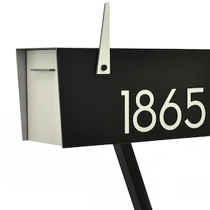 Zeitgenössischer Postkasten mit schwarzem Aluminiumkörper und elfenbeinweißer Aluminiumtür und Zahlen - modernes Design - benutzerdefinierter Briefkasten - Typ 4