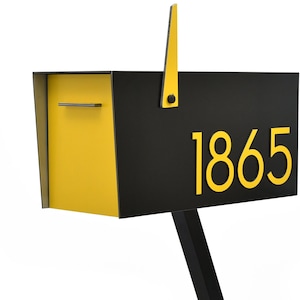 Zeitgenössischer Briefkasten mit schwarzem Aluminiumkörper und gelber Aluminiumtür, Zahlen und Flagge - Modernes Design - Benutzerdefinierter Briefkasten - Typ 4
