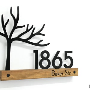 Moderne Hausnummern - Baum 02 Holz- und Acrylschilder - Afrikanisches Teak Iroko - Zeitgenössische Hausadresse - Türnummer - Modernes Unterstrichenzeichen