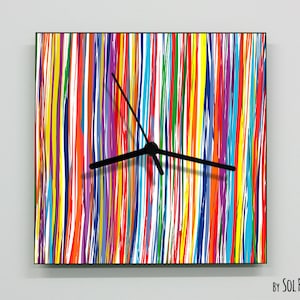 Bunte Streifen Muster Wanduhr