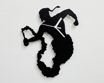 Geniein the bottle silhouette - Wall Clock