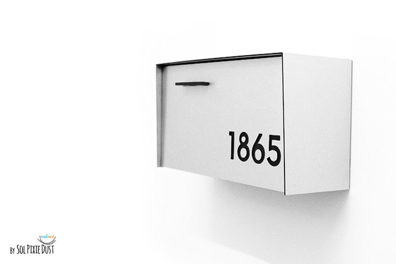 Briefkasten mit Gesicht und Körper aus gebürstetem Aluminium und schwarzen Acrylzahlen, modernes Design, benutzerdefinierter Briefkasten, an der Wand montierter Briefkasten, Mailnest Typ 3 Bild 2