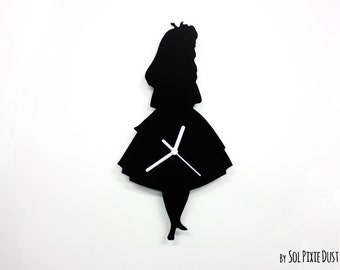 Alice Wanduhr - Wunderland Classic - Silhouette Wanduhr