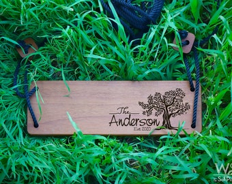 Columpio de árbol de madera - Madera maciza de teca africana - Grabado láser personalizado - Regalo de bienvenida - Apellido - Olivo - Columpio al aire libre