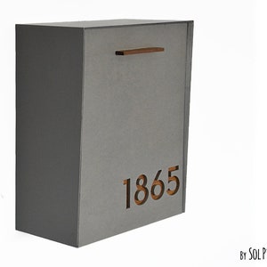Buzón con cara de hormigón (puerta), cuerpo de aluminio y números de desaparición de madera, buzón personalizado, buzón montado en la pared de diseño moderno Mailnest tipo 2