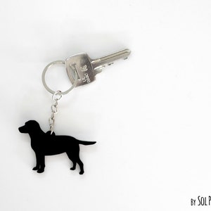 Silhouette de porte-clés de chien Labrador