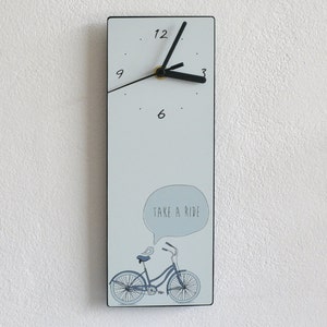 Vogel auf dem Fahrrad Take a Ride - Wanduhr