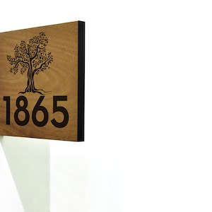 Plaque numéro de maison - plaque gravée sur bois - décoration méditerranéenne - décoration provençale - panneau d'arbre personnalisé - panneau de cottage - maison de plage sur le lac