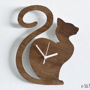 Gato esperando - Reloj de pared de madera