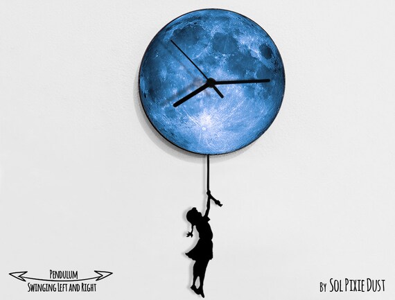 moon　クロック シンプル モダン アート ウォールデコ 立体 ネイビー Girl With Braid Swinging on the Moon - Wall Clock With Pendulum