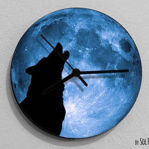 Wolf Howling - Silhouette on Moon Wall Clock  - Wall clock Unique - Wall Decor - Gift Idea - RGB LED 5V Backlit Option
