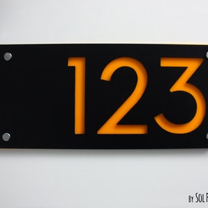 Números de casa modernos - Rectángulo negro con acrílico amarillo anaranjado - Dirección de casa contemporánea - Placa de letrero - Número de puerta - Número de hotel