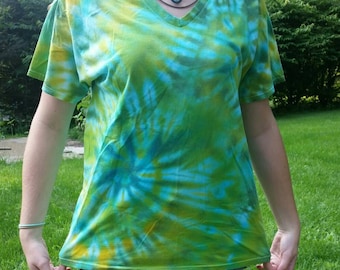 Free shipping. Large vneck unisex tie dye T-shirt. Bright double swirl yellow, green, blue