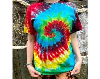 Free shipping. LG Large rainbow swirl tiedye bright colorful red yellow orange blue green purple boho bean hippy hippie 100% cotton guy gift