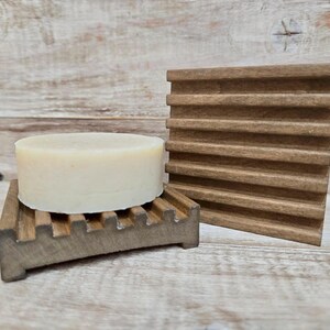 Coffret cadeau de savon pour homme, cadeau de toilettage pour homme, lot de trois savons avec porte-savon en bois image 7