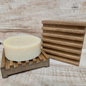 Rustic Brown Wood Soap Dish, Farmhouse Soap Tray, Water-Resistant Finish Bild 1