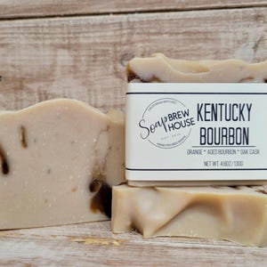 Coffret cadeau de savon pour homme, cadeau de toilettage pour homme, lot de trois savons avec porte-savon en bois image 6