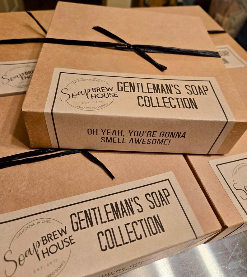Coffret cadeau de savon pour homme, cadeau de toilettage pour homme, lot de trois savons avec porte-savon en bois image 3