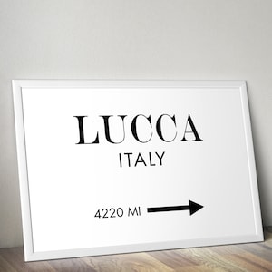 Lucca Distance poster, Italië Toscane moderne muurkunst. Locatie kilometerstandbord, afdruk reiscadeau