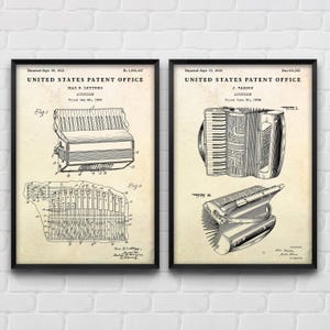 Könnte beinhalten: Zwei Vintage-Patentzeichnungen für Akkordeons. Das erste Patent ist für ein Akkordeon von Max B. Luttreg, patentiert am 20. September 1931. Das zweite Patent ist für ein Akkordeon von J. Vassos, patentiert am 27. September 1938.