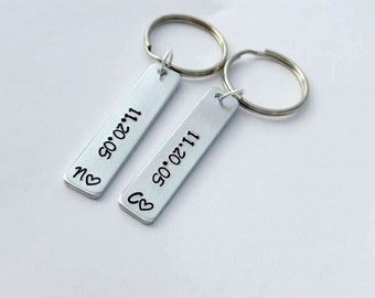 Personalized Couple Keychains, Anniversary Date Keychain, Matching Couples Gift, Gifts for Boyfriend, Gifts under 25, Personalize Gifts