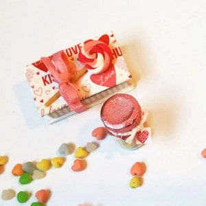 Dollhouse miniatures St. Valentine&#39;s candies scale 1:12 / Dollhouse miniature candies / Scale one inch miniature / Miniature  Pastry shop