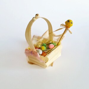 1:12 Dollhouse miniature Easter eggs basket / Easter miniature scale one inch / Dollhouse Miniature Easter decoration / Dollhouse Easter