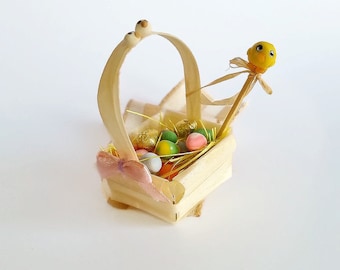 1:12 Dollhouse miniature Easter eggs basket / Easter miniature scale one inch / Dollhouse Miniature Easter decoration / Dollhouse Easter