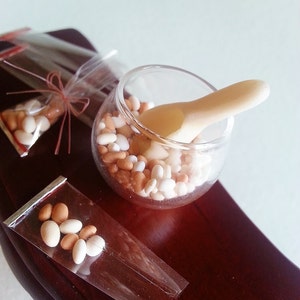 Dulces en miniatura / frasco de caramelo en miniatura / comida en miniatura / casa de la muñeca en miniatura / escala de miniaturas 1:12 / casa de muñecas