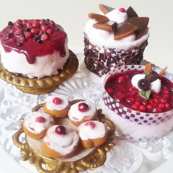 Maßstab 1:12 Kuchen / Miniaturkuchen / Miniaturkonditorei / Puppenhaussüßigkeiten / Miniaturpuppenfutter / Zimmerbox