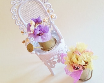 Couple of miniature floral pots / Shabby chic dollhouse decoration / Flowers 1:12 scale / Scale one inch flowers / Flower vase miniature