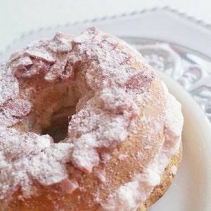 Miniatur-Dessert / Paris-Brest im Maßstab 1:12 / Puppenhaus-Essen / Miniatur-Essen / Französisches Gebäck im Maßstab 1/12