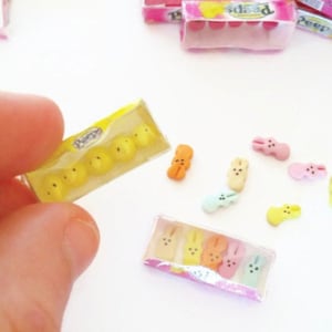 Dollhouse miniature marshmallow Peep&#39;s candies scale 1:12 / Dolls house miniature candies / Scale one inch Pastry shop