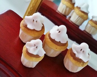 Halloween miniature muffins ghosts / Halloween pumpkin treat scale 1:12 / Dollhouse food scale one inch food / miniature fake food