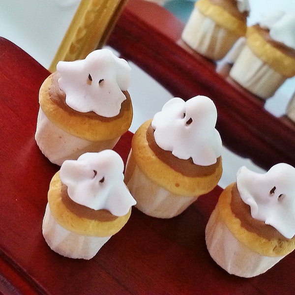 Halloween miniature muffins ghosts / Halloween pumpkin treat scale 1:12 / Dollhouse food scale one inch food / miniature fake food