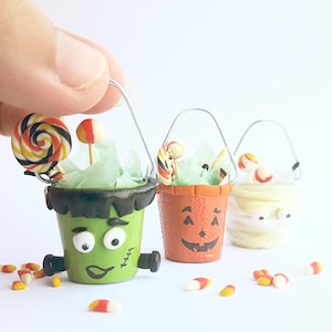 Dollhouse miniature Halloween treats bucket / Halloween sweets scale one inch / dollhouse scale 1:12 miniature food / dollhouse mummy bucket